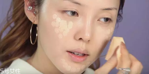 怎么控油簡單有效？四個方法和油膩脫妝分手