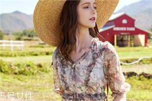 看櫻花穿什么裙子好看？清新美裙最相宜