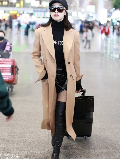 黑色打底衫怎么配衣服？時(shí)尚界的常青單品