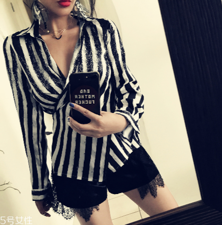 今年流行什么樣的白襯衫？襯衫也有新花樣