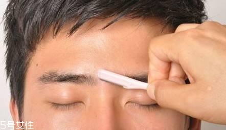 男生怎么化妝顯臉?。窟@4個地方化好秒帥