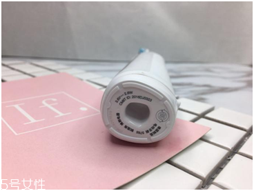 歐樂(lè)b電動(dòng)牙刷怎么樣？四個(gè)刷頭很好用