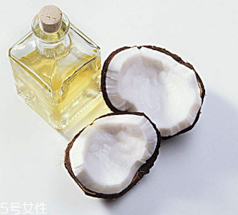 椰子油是酸性還是堿性？屬于弱酸性