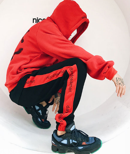 運(yùn)動褲有油漬怎么洗掉？頑固油漬去無蹤
