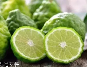 柑橘調(diào)香水好聞嗎？吃了這個(gè)大橘子