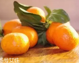 柑橘調(diào)香水好聞嗎？吃了這個(gè)大橘子
