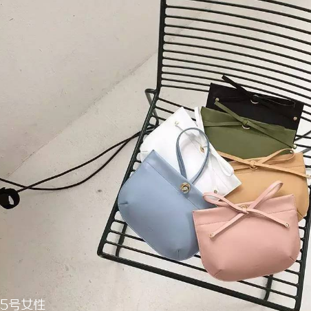 aiou是什么牌子？極簡(jiǎn)風(fēng)個(gè)性包袋