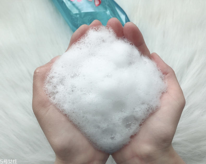 清揚(yáng)0硅油洗發(fā)水好用嗎？自帶高級(jí)感香調(diào)
