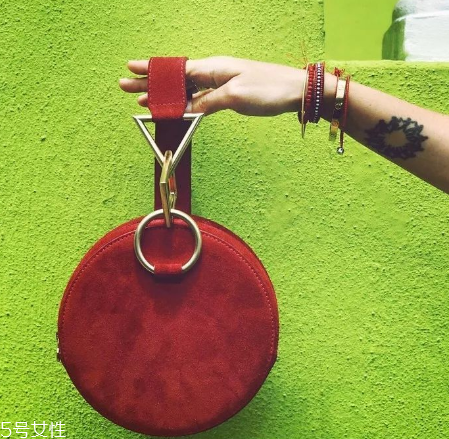 tara zadeh是什么牌子？背出與眾不同的風(fēng)采