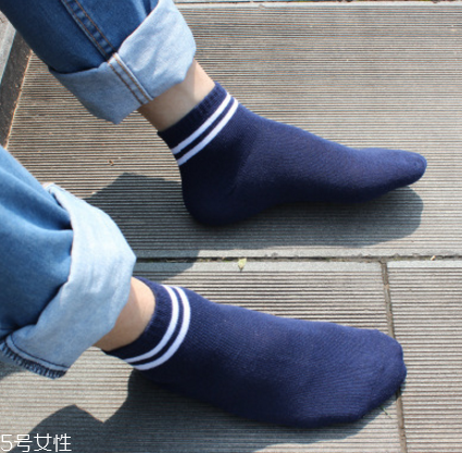 襪子能和衣服一起洗嗎？襪子最好單獨(dú)洗