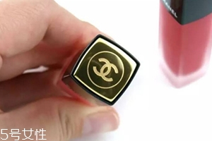 香奈兒印記唇釉154是啞光嗎？美到窒息的色號(hào)