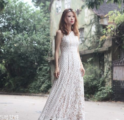連衣裙搭配什么鞋子好看？處處散發(fā)迷人氣質(zhì)