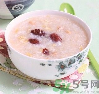 花生皮能不能吃？花生能和螃蟹一起吃嗎？