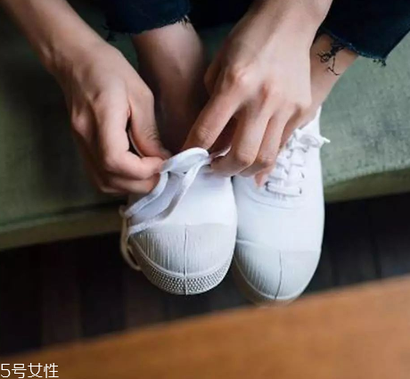 bensimon帆布鞋怎么樣？美學和品味的代表