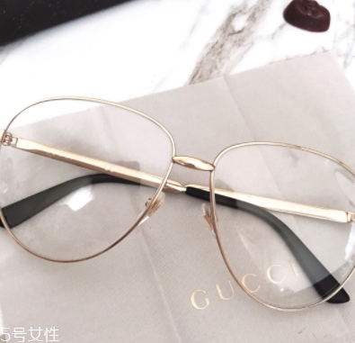 gucci平光鏡多少錢？明星都在戴的同款平光鏡