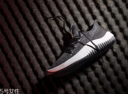 adidas dame dolla利拉德支線球鞋測評(píng)_實(shí)物開箱上腳