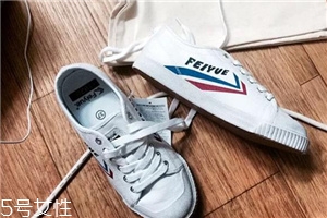 小白鞋買小了怎么辦？小白鞋太小這樣做