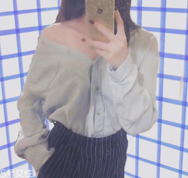 平胸適合什么風(fēng)格衣服 平胸妹子高級穿搭法