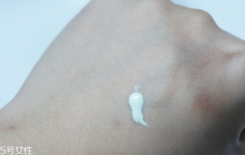 美膚寶和御泥坊哪個好？美膚寶和御泥坊品牌對比