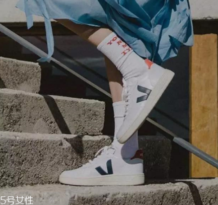 小白鞋清潔劑怎么打開？小白鞋清潔劑打開方法