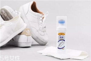 小白鞋清潔劑怎么打開(kāi)？小白鞋清潔劑打開(kāi)方法