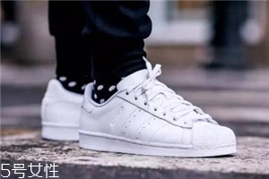 小白鞋曬黃了怎么辦？小白鞋曬黃了這樣恢復