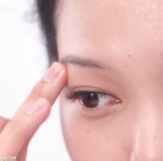 保濕透薄妝容怎么畫(huà)
