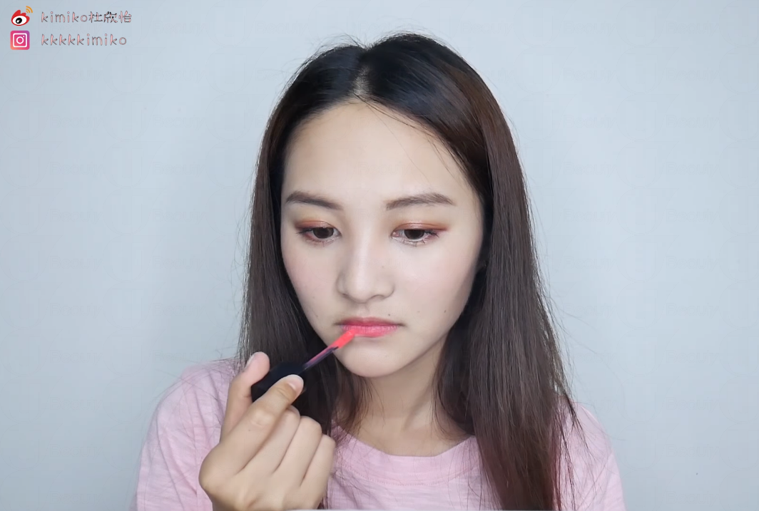 玫瑰色眼妝的畫(huà)法教程