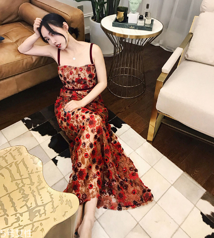 吊帶裙適合什么身材？吊帶裙穿搭圖片