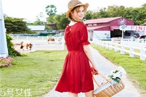 下半身胖怎么搭配衣服？下半身胖穿搭技巧