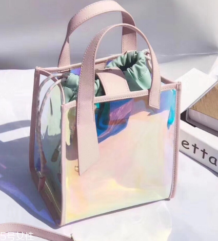 小ck鐳射包多少錢？charles keith鐳射包價(jià)格