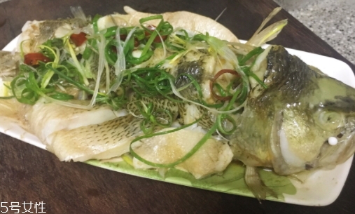 葡萄籽油可以炒菜嗎？葡萄籽油可以炒什么菜