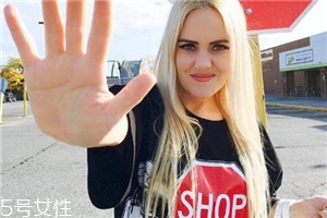 胸大的女生穿什么上衣？適合大胸女生的穿搭