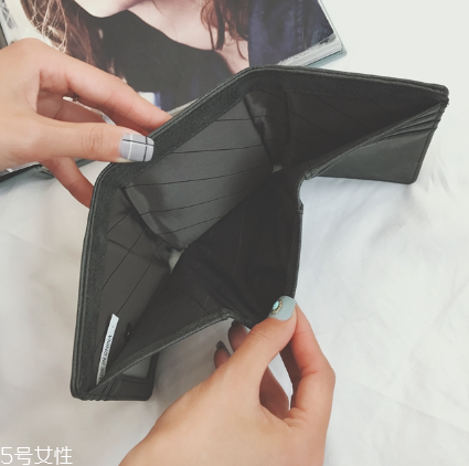 錢(qián)包什么顏色招財(cái)聚財(cái)？招財(cái)錢(qián)包顏色推薦