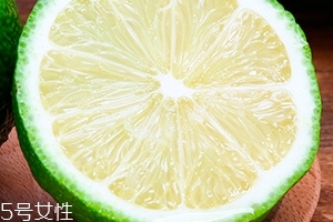 青檸檬可以泡蜂蜜嗎？青檸檬泡蜂蜜味道好嗎？
