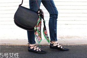 瑪麗珍鞋怎么搭配衣服？瑪麗珍鞋搭配圖片