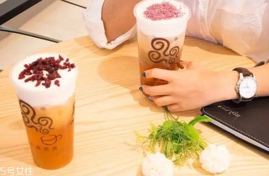 四云奶蓋貢茶哪個好喝？四云奶蓋貢茶點單攻略