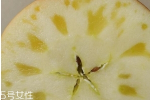 冰糖心蘋(píng)果爛心是什么原因？冰糖心蘋(píng)果里面發(fā)黑
