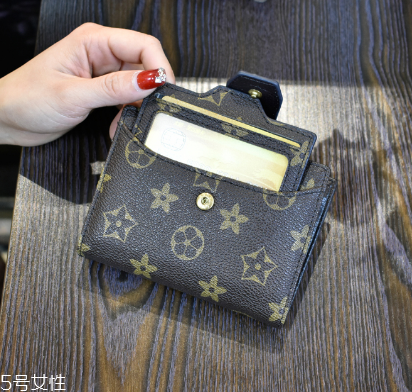 錢(qián)包沾上黑墨水怎么辦？錢(qián)包上的黑墨水怎么清理