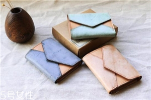 錢(qián)包弄上油漬怎么清洗？錢(qián)包上的油漬清洗方法