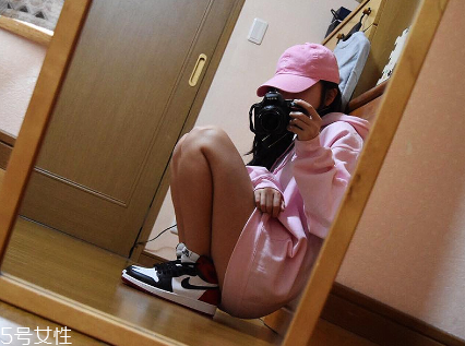 aj 1黑腳趾有女款嗎？aj 1黑腳趾有女生碼數(shù)嗎