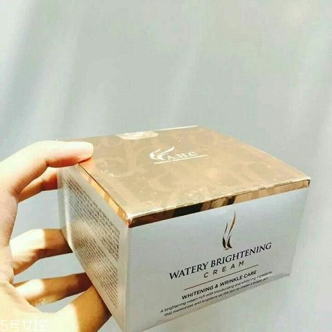 ahc素顏霜有什么功效 ahc素顏霜使用測評(píng)