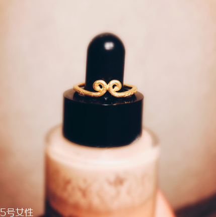 緊箍咒戒指怎么帶方向？緊箍咒戒指正反正確戴法