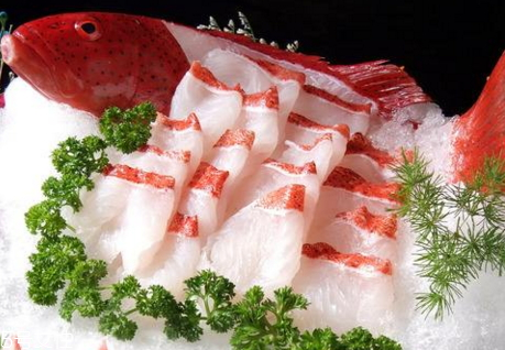 東星斑好還是石斑魚(yú)好 東星斑是石斑魚(yú)嗎