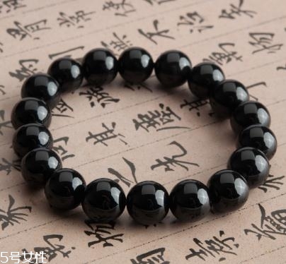 黑瑪瑙手串多少錢？黑瑪瑙手鏈?zhǔn)袌鰞r格
