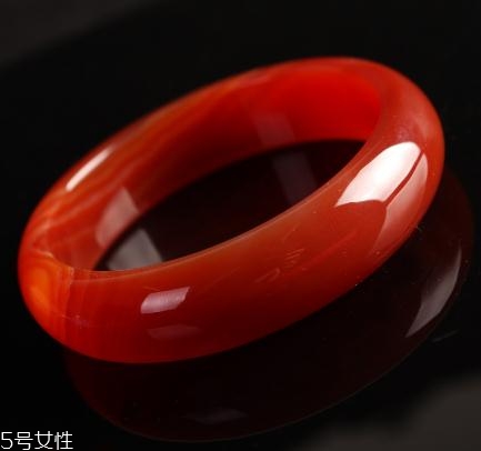 瑪瑙手鐲什么顏色好？瑪瑙手鐲顏色挑選方法