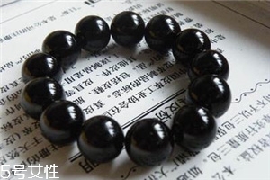 黑瑪瑙手串多少錢？黑瑪瑙手鏈?zhǔn)袌鰞r格