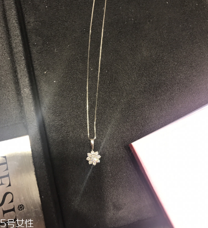 項鏈褪色怎么辦？項鏈退色處理方法