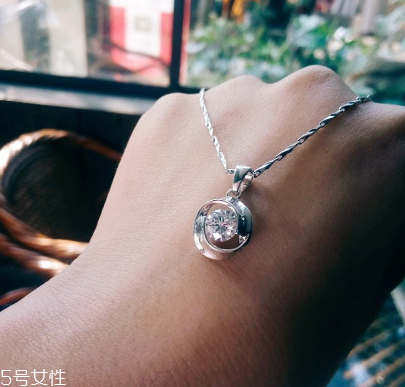項鏈s925是銀還是白金？項鏈s925屬于白金還是銀