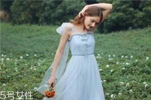 小個子女生穿什么裙子好看？小個子女生穿搭技巧